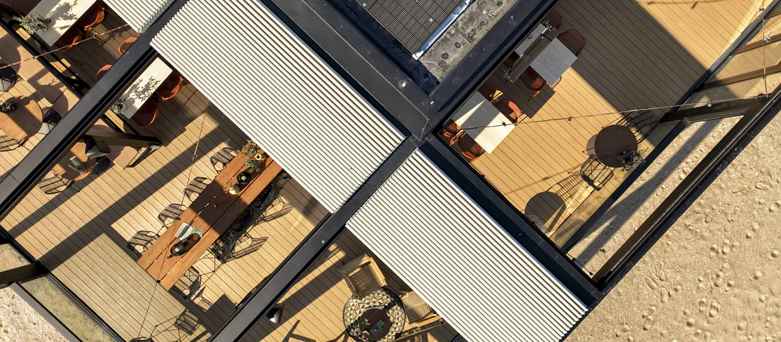 Een terras met uitzicht: Bohemian Beach kiest voor stijlvolle overkapping van Palmo!