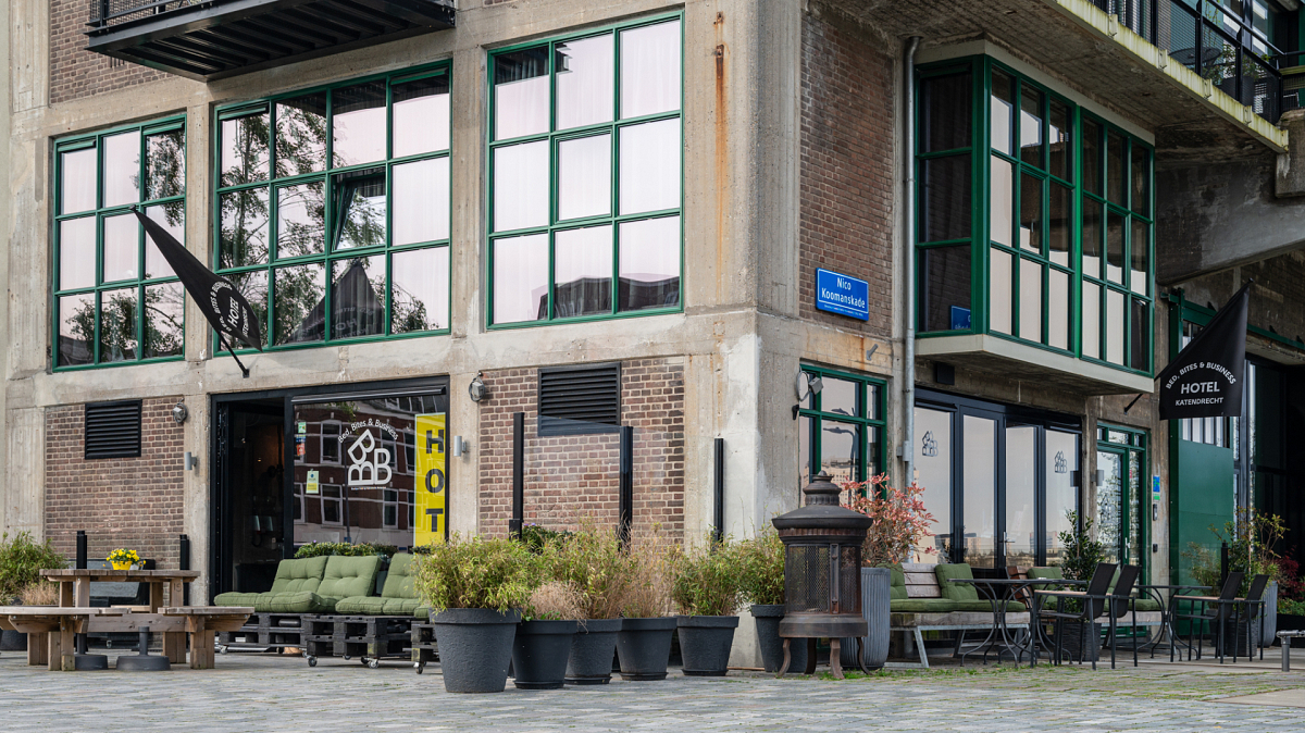 Horecaterras glazen windschermen inschuifbaar