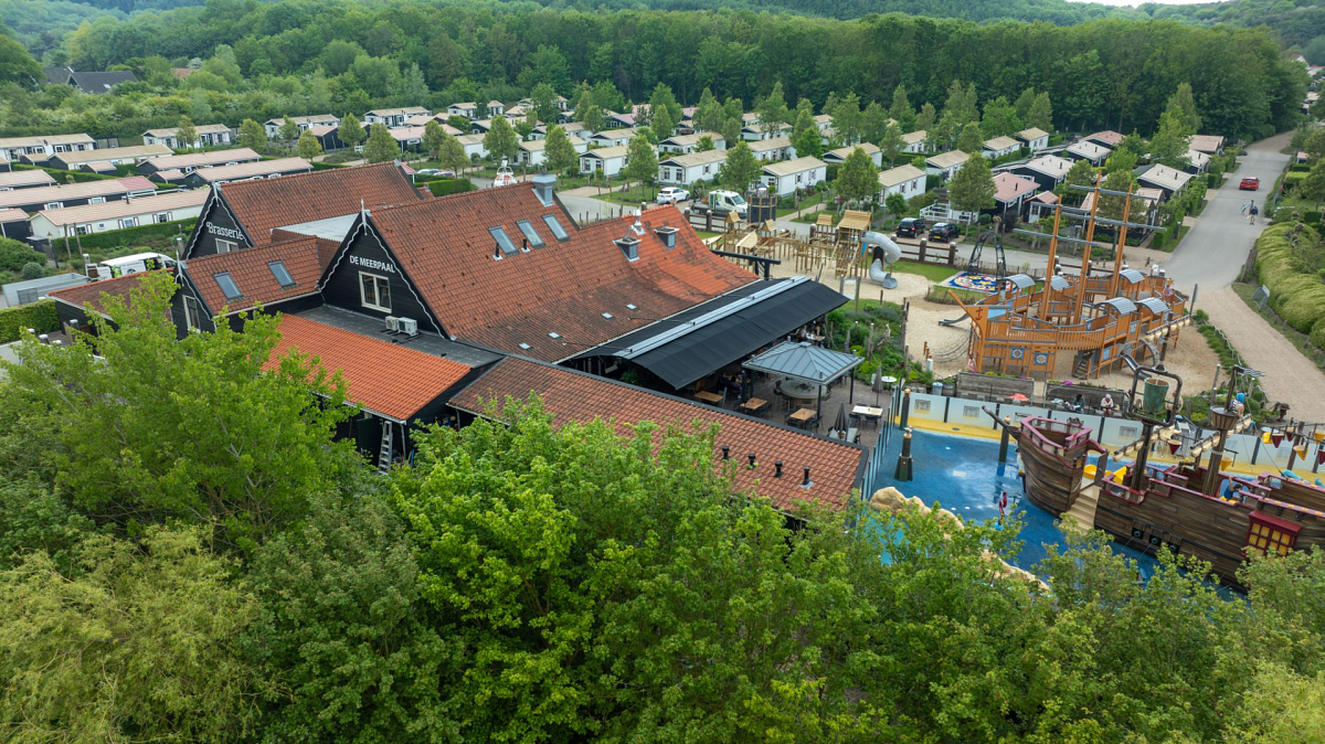 Vakantiepark De Meerpaal met beschut terras