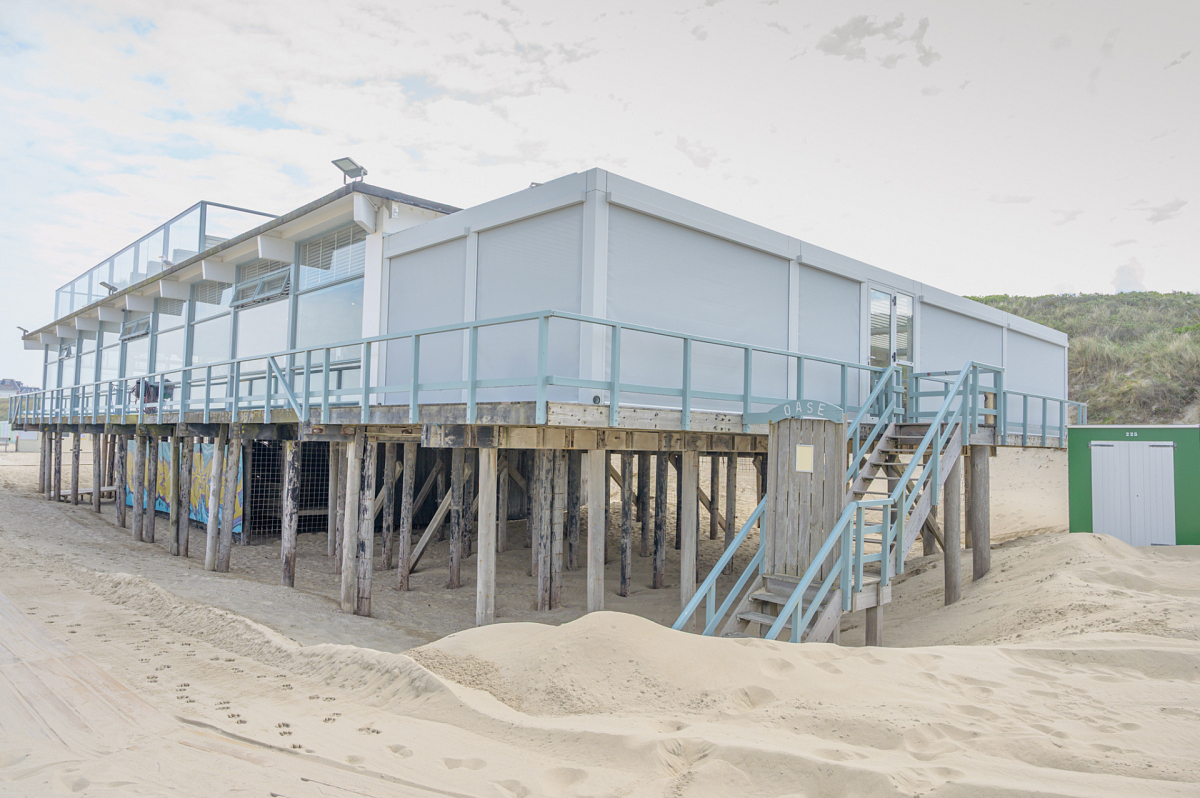 Screens in horeca overkapping voor extra zonwering lage zon 