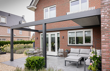 Lamellen inschuifbaar (bruin & wit) + RGB verlichting € ..,- 