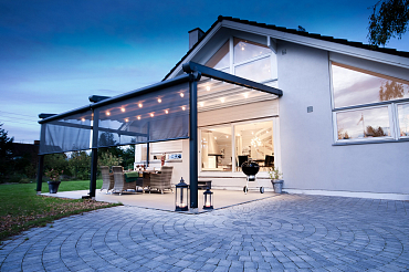 Hellend dak (Silver Plus) zwart + zwart lichtdoorlatend doek  € ,-
