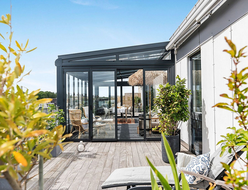 Glazen overkapping met hellend dak Horeca